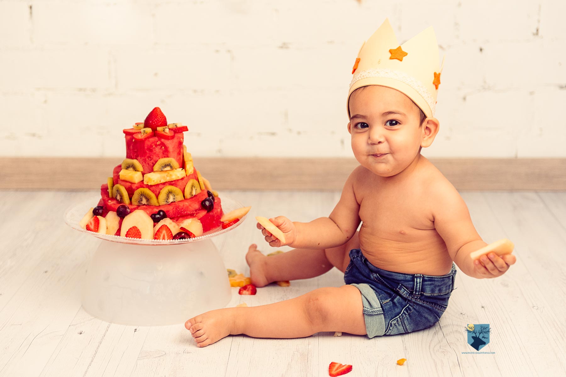 fotografia, fotos, girona, figueres, emporda, monica, quintana, bebes, niños, familia, retrato, cumpleaños, un año, smash the cake, fruta, vegano, sano