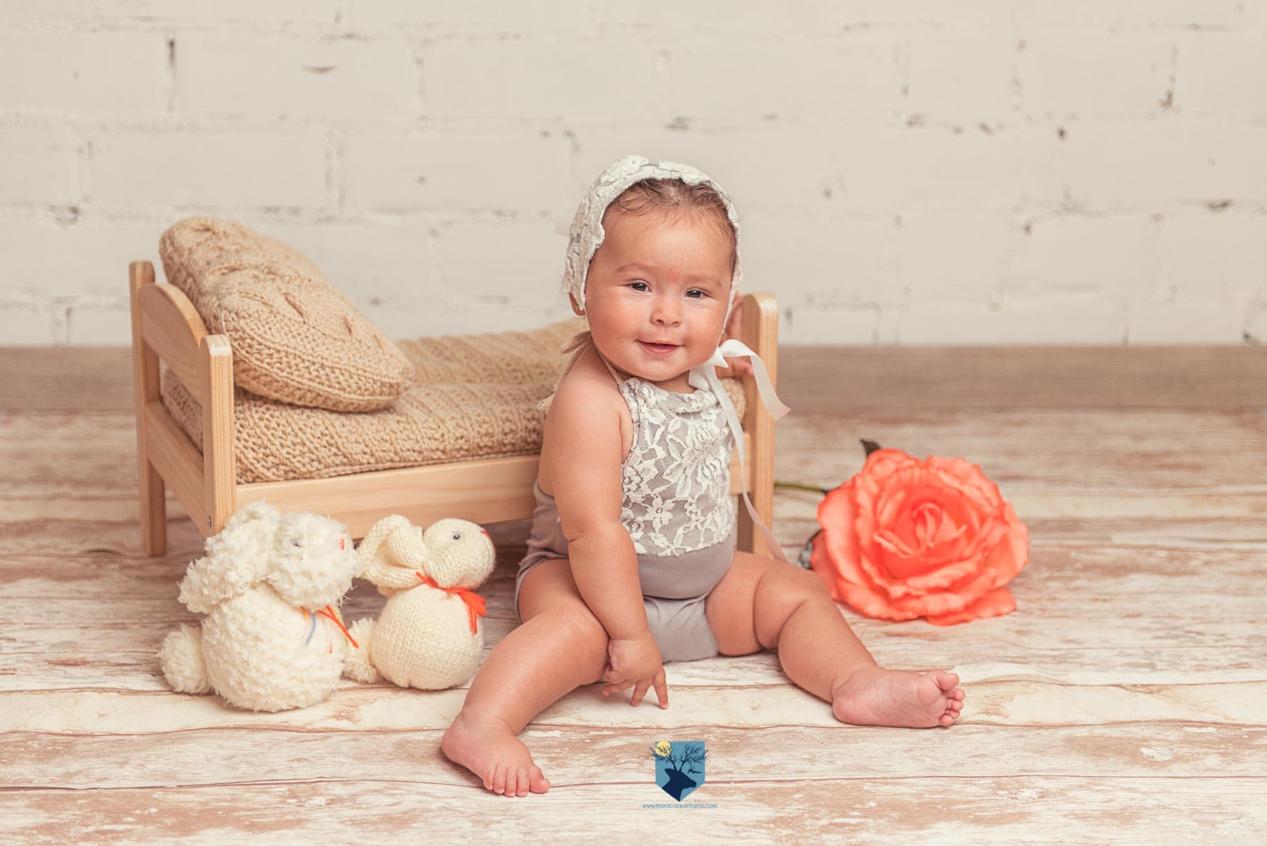 fotografia, fotos, girona, figueres, emporda, monica quintana, fotografa, fotografo, bebes, niños, familia, retrato, estudio, primer año, seis meses, 6 meses, 8 meses