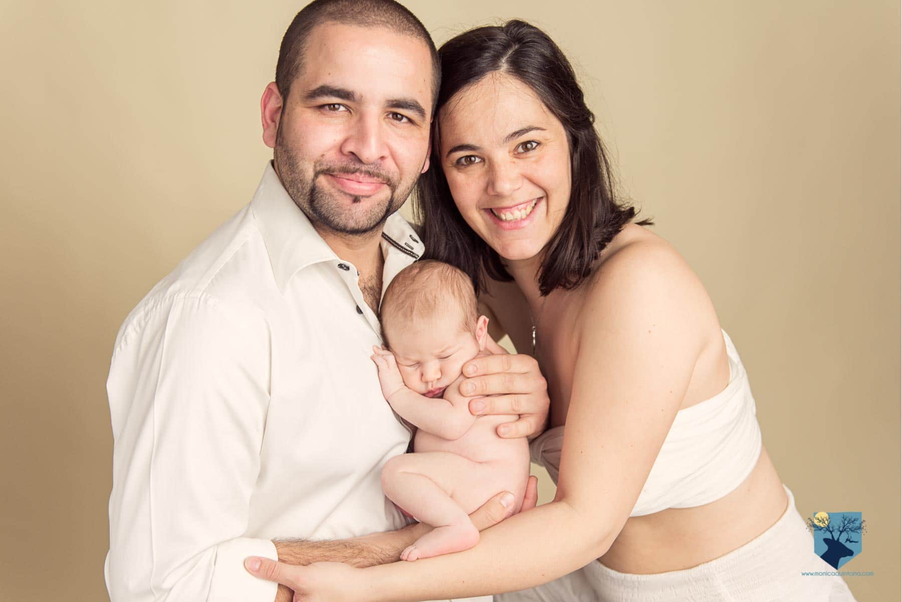 fotografia fotos girona figueres emporda monica quintana bebes niños recien nacido newborn familia retrato