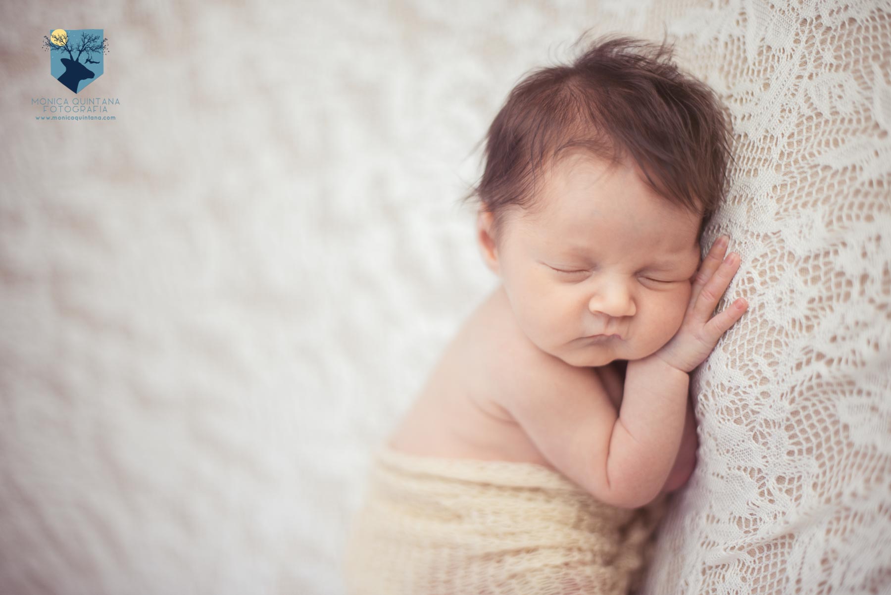 fotografia fotos de bebe estudio fotografo bebes recien nacidos figueres girona
