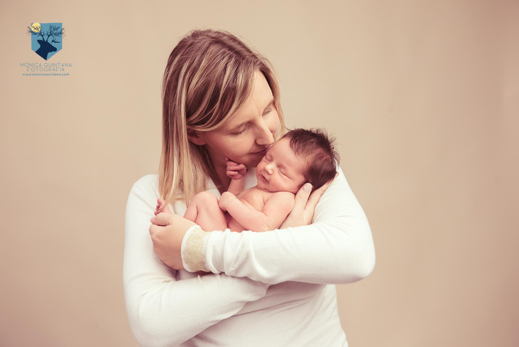 fotografia fotos de bebe estudio fotografo bebes recien nacidos figueres girona