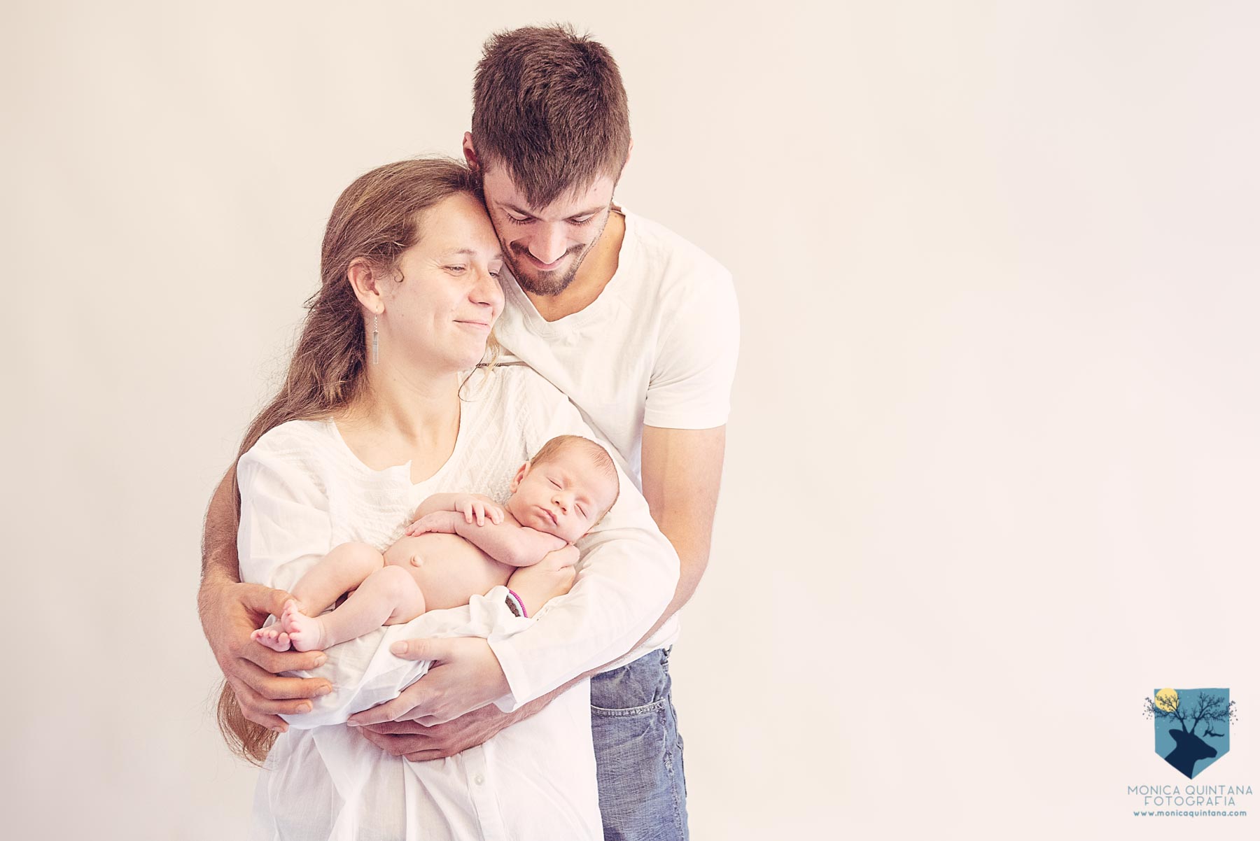 fotos de recién nacido en Figueres Girona estudio de fotografia