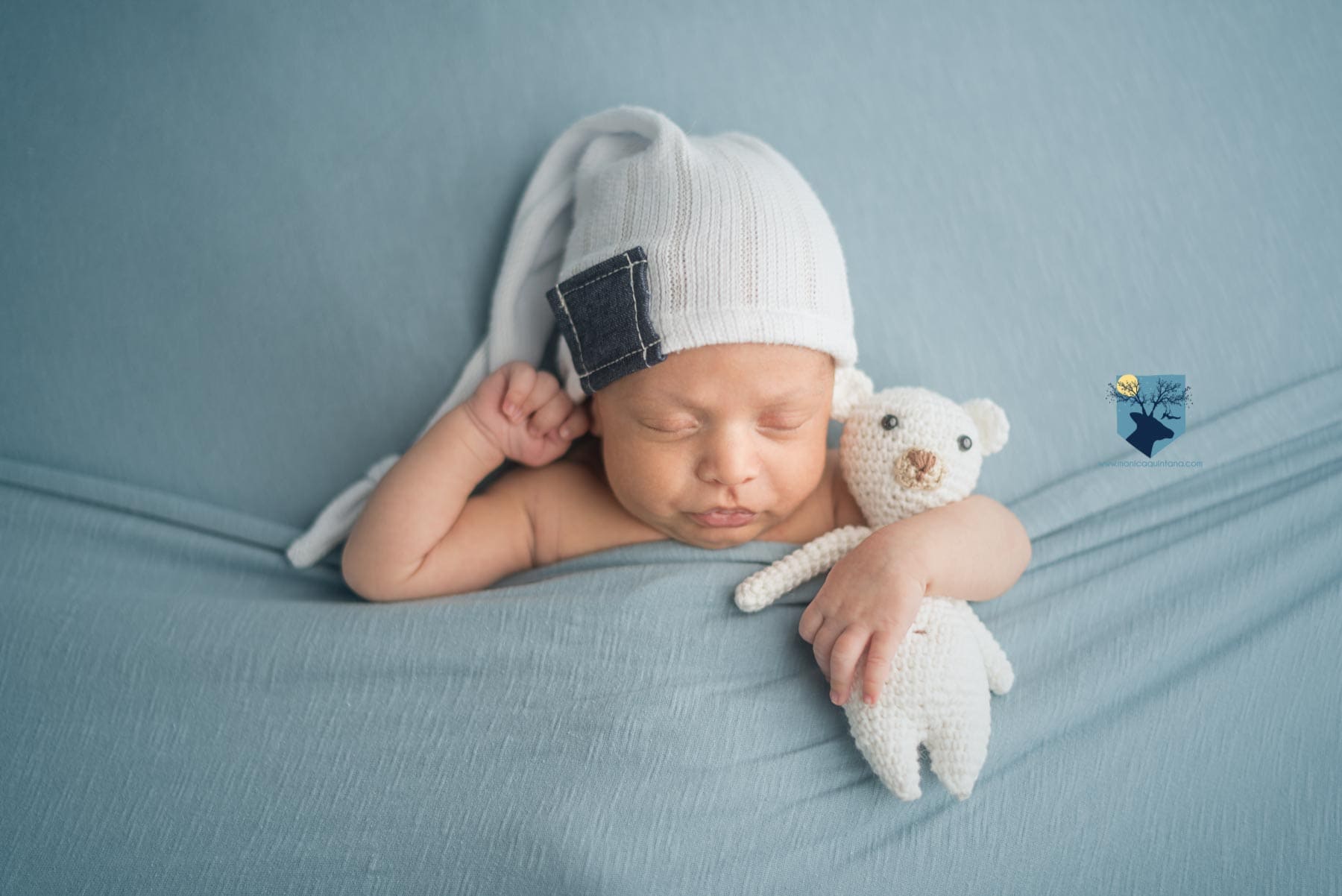 fotos de recién nacido en Girona, fotografia, fotos, girona, figueres, emporda, monica quintana, bebes, niños, recien nacido, ,newborn, familia, retrato
