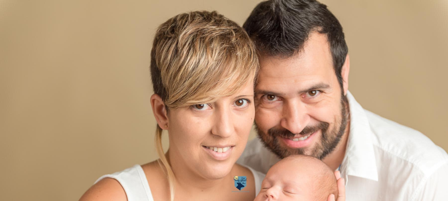 fotos de recién nacido en Girona, fotografia, fotos, girona, figueres, emporda, monica quintana, bebes, niños, recien nacido, ,newborn, familia, retrato