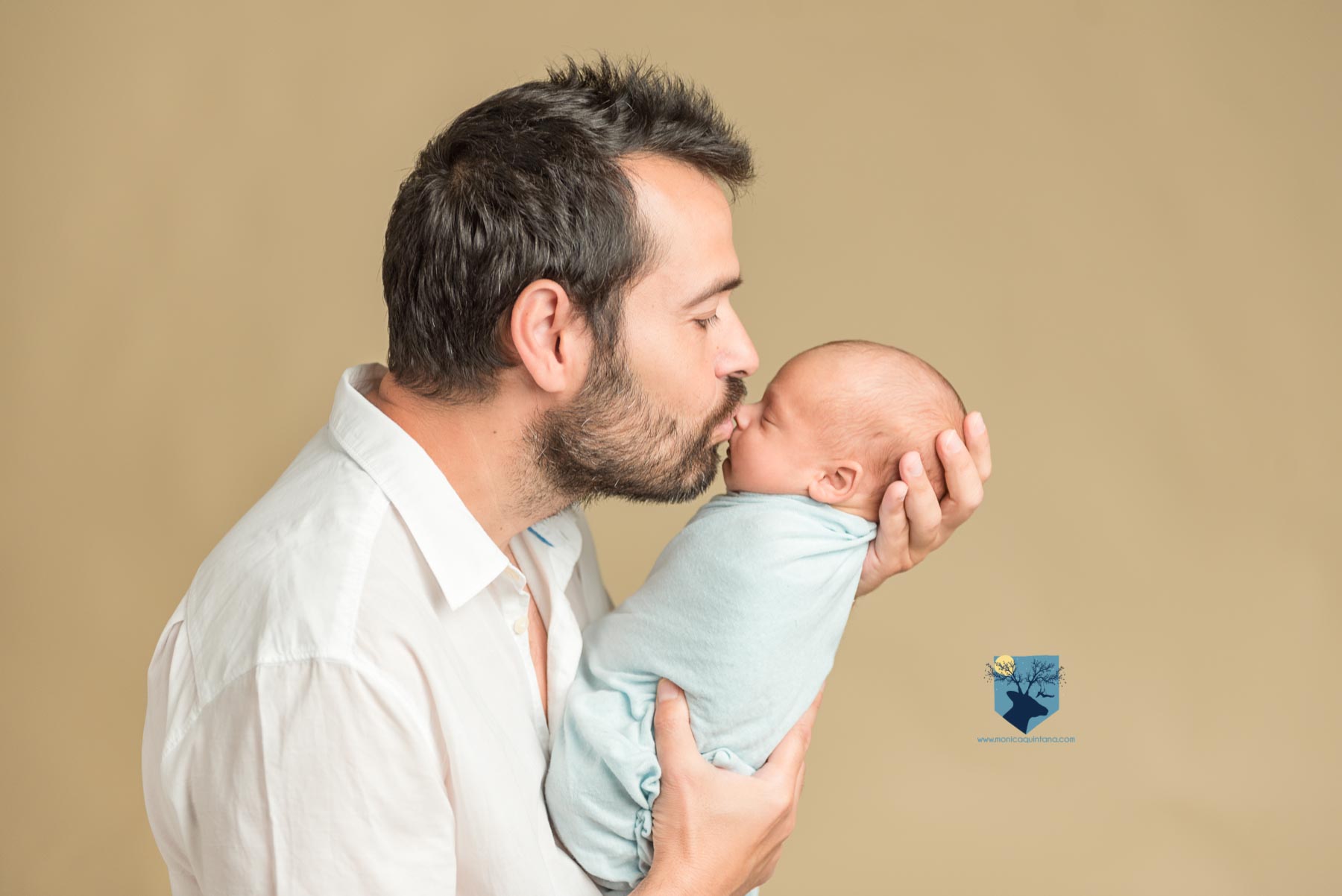 fotos de recién nacido en Girona, fotografia, fotos, girona, figueres, emporda, monica quintana, bebes, niños, recien nacido, ,newborn, familia, retrato
