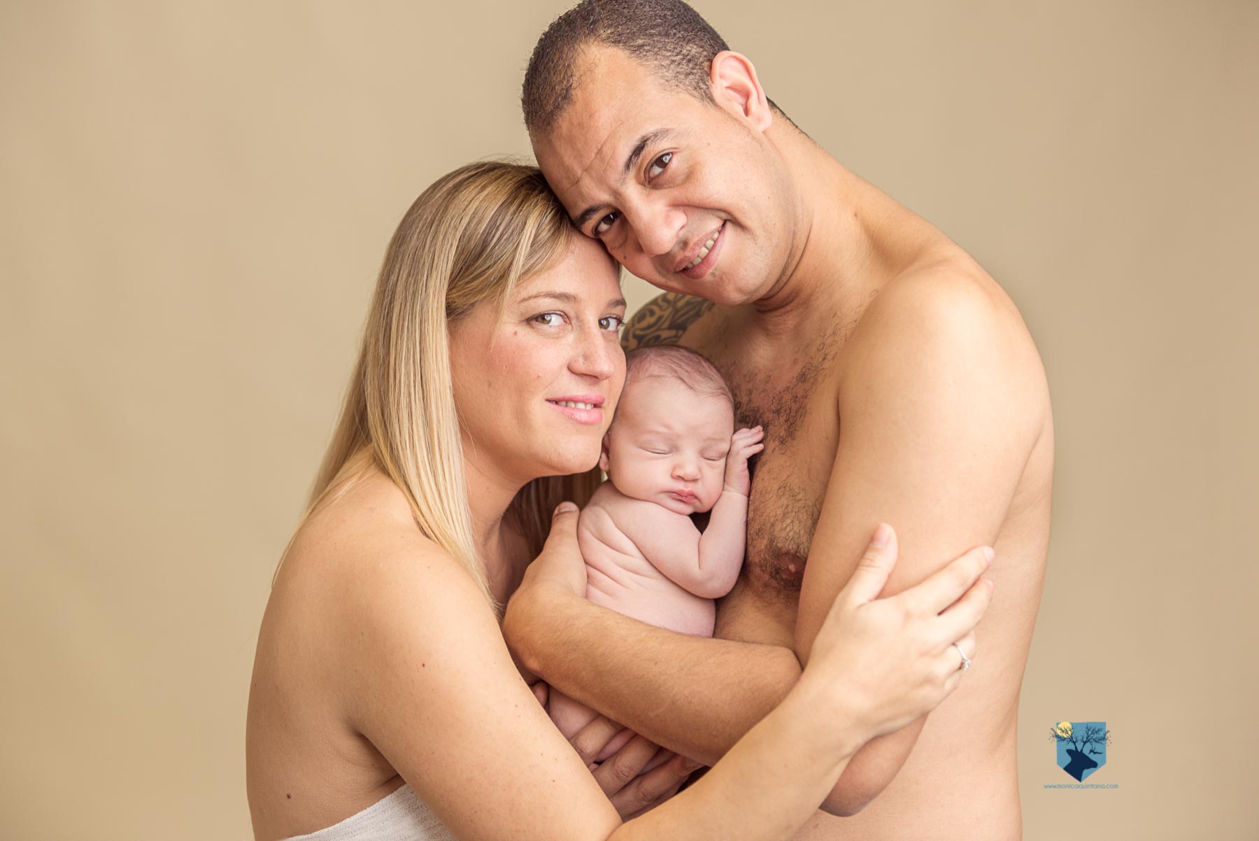 fotografia,fotos,girona,figueres,olot, roses, empuriabrava, la bisbal, L'escala, emporda,monica quintana,bebes,niños,recien nacido,newborn,familia,retrato,