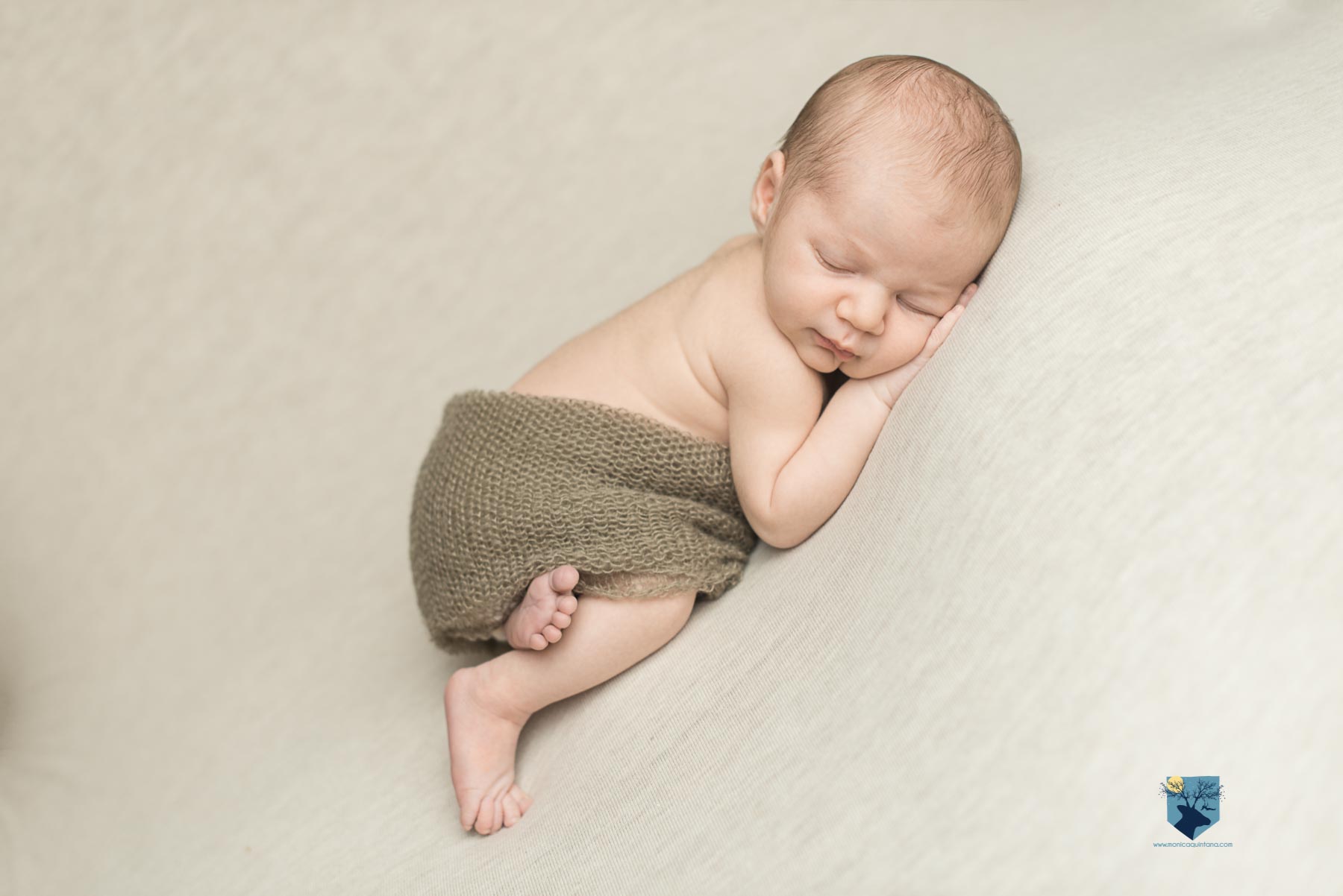 fotografia fotos girona figueres emporda monica quintana bebes niños recien nacido newborn familia retrato