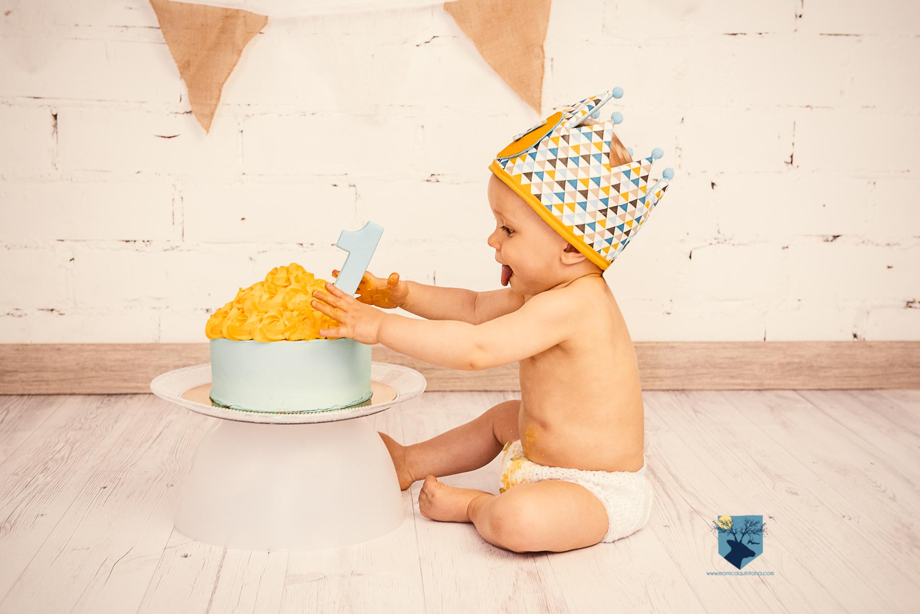 fotografia, fotografo, fotografa, estudio fotos, girona, figueres, emporda, monica quintana, bebes, niños, familia, retrato, cumpleaños, un año, smash the cake, celebracion, fiesta, pastel, hermanos