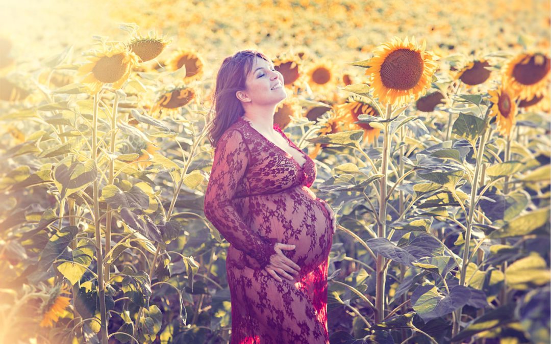 Fotos de embarazo en estudio en Figueres (y en la naturaleza!)