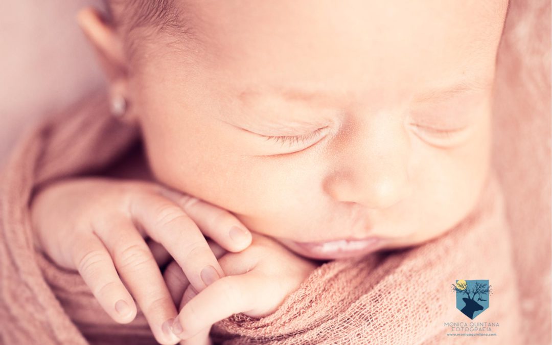 Mar, fotos de bebé en estudio en Figueres (Empordà, Girona)