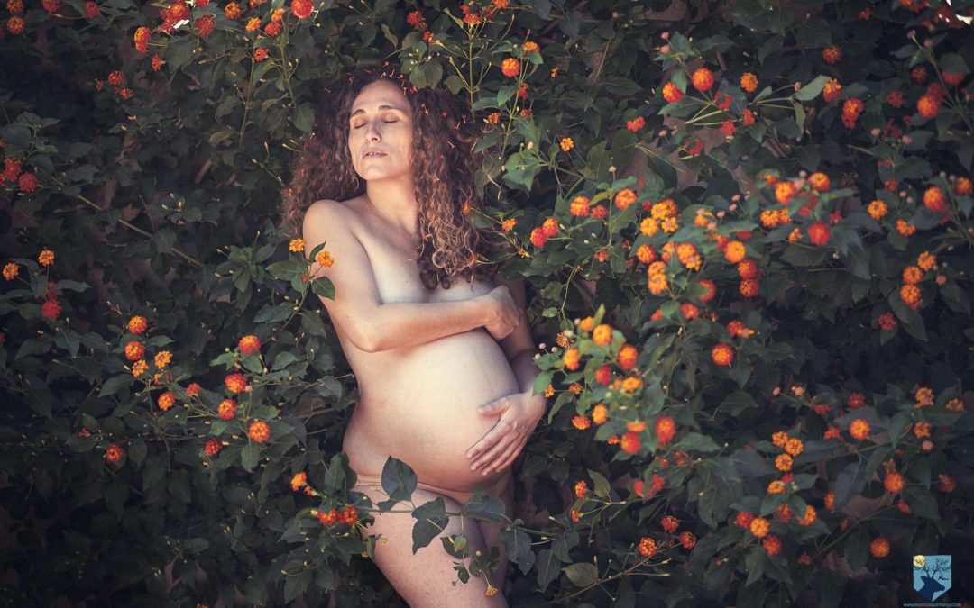 Fotos de embarazo entre flores