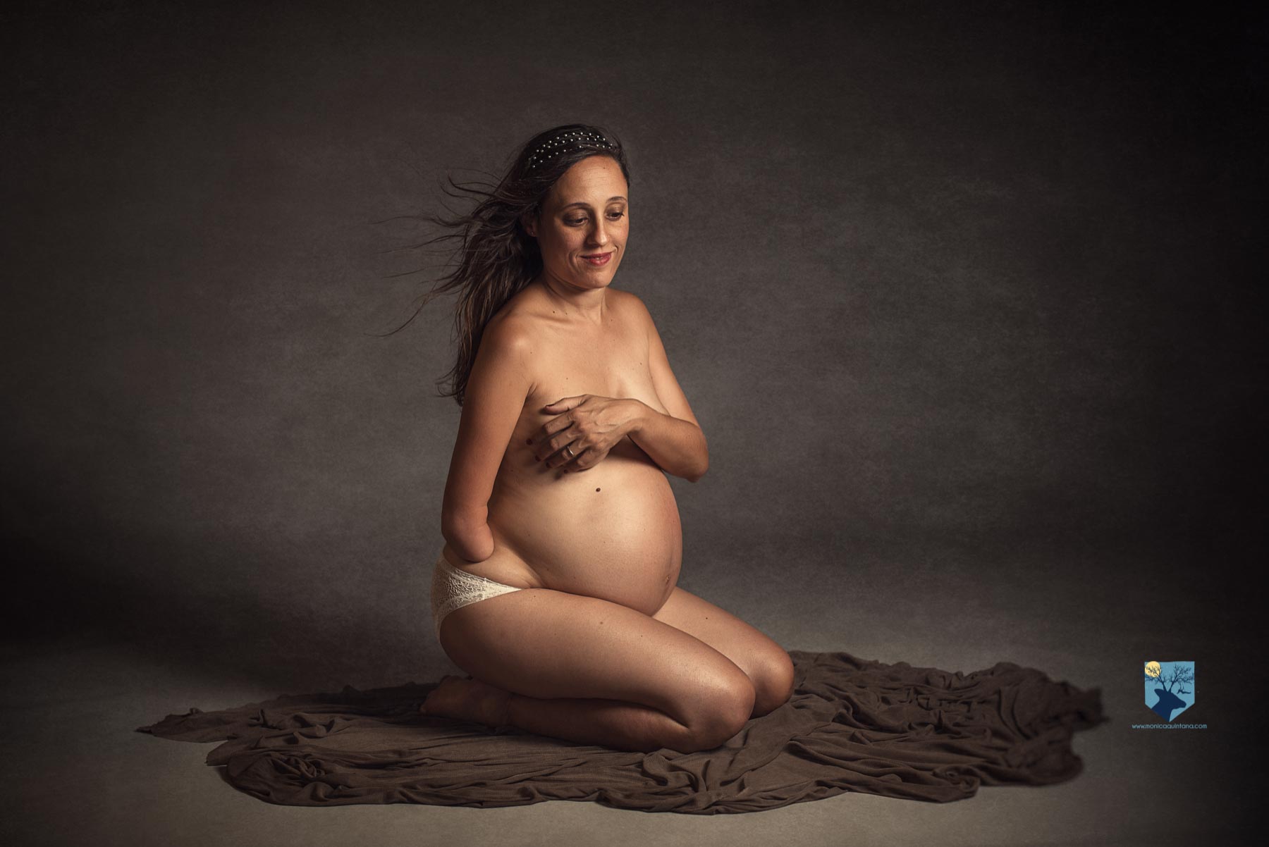 fotografia, girona, figueres, emporda, monica quintana, familia, retrato, embarazo, estudio