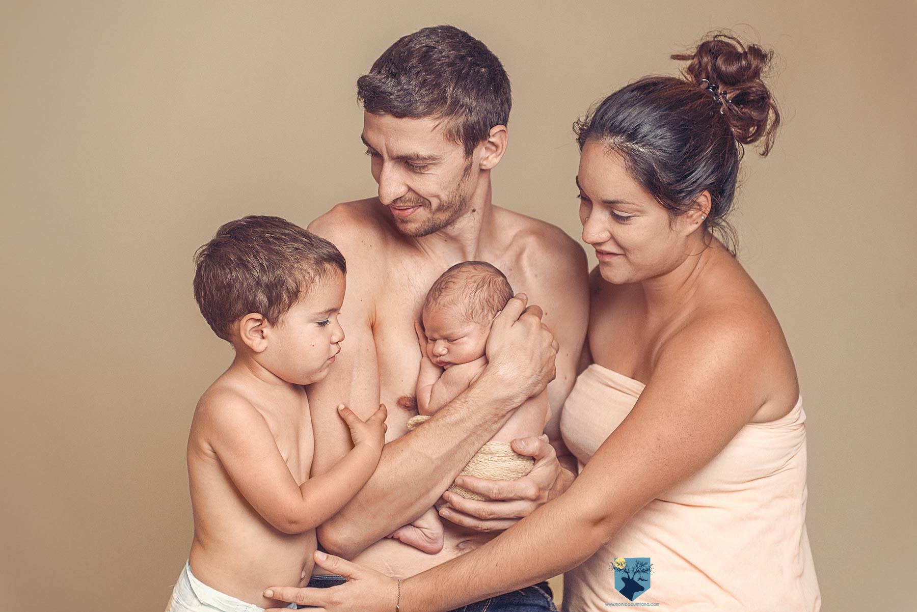 fotografia,girona,figueres,emporda,monica quintana,bebes,niños,familia,retrato,recien,nacido,nado,newborn