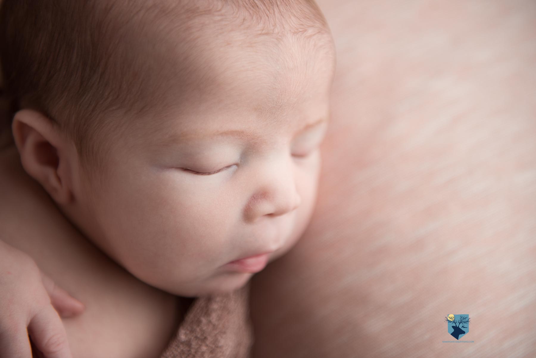 fotografia,girona,figueres,emporda,monica quintana,bebes,niños,familia,retrato,recien,nacido,nado,newborn,bebe arcoiris