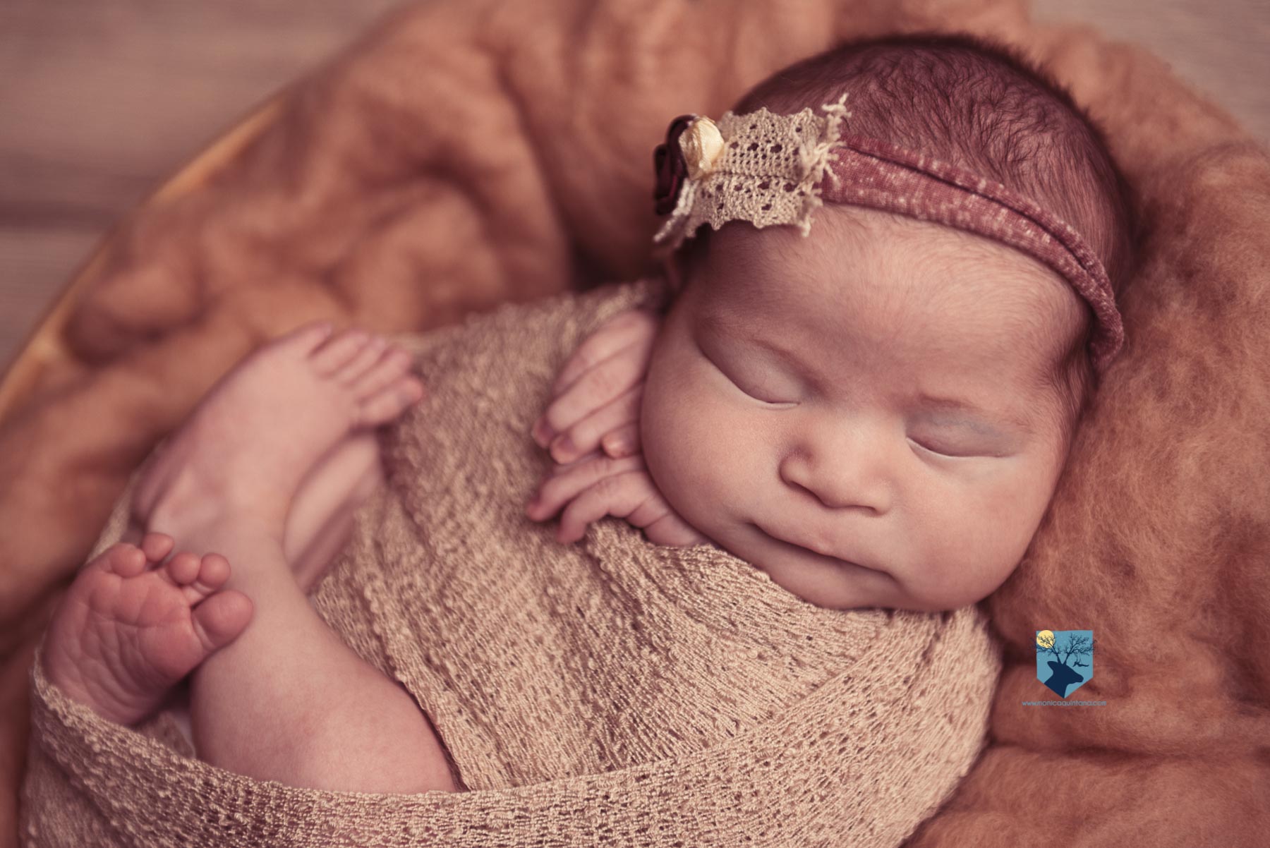 fotografia,girona,figueres,emporda,monica quintana,bebes,niños,familia,retrato,recien,nacido,nado,newborn,bebe arcoiris