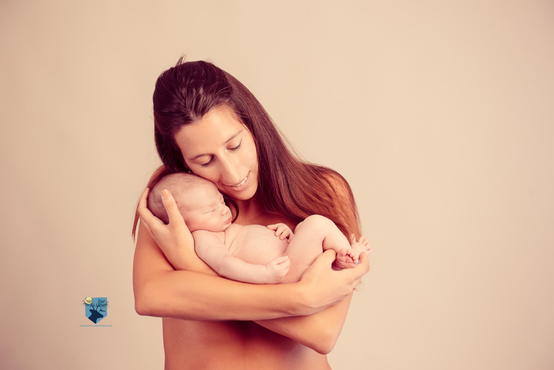fotografia,girona,figueres,emporda,monica quintana,bebes,niños,familia,retrato,recien,nacido,nado,newborn,piel con piel