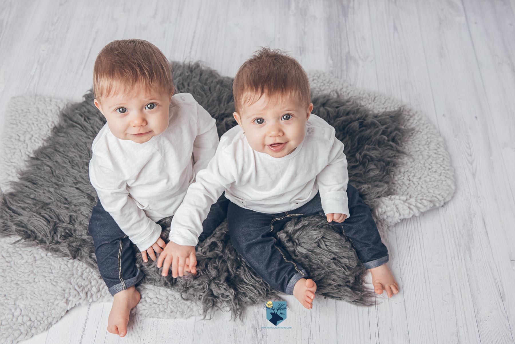 sesiones, fotografo, fotografia, fotos, girona, figueres, emporda, monica quintana, bebes, niños, familia, retrato, estudio, hermano, primos