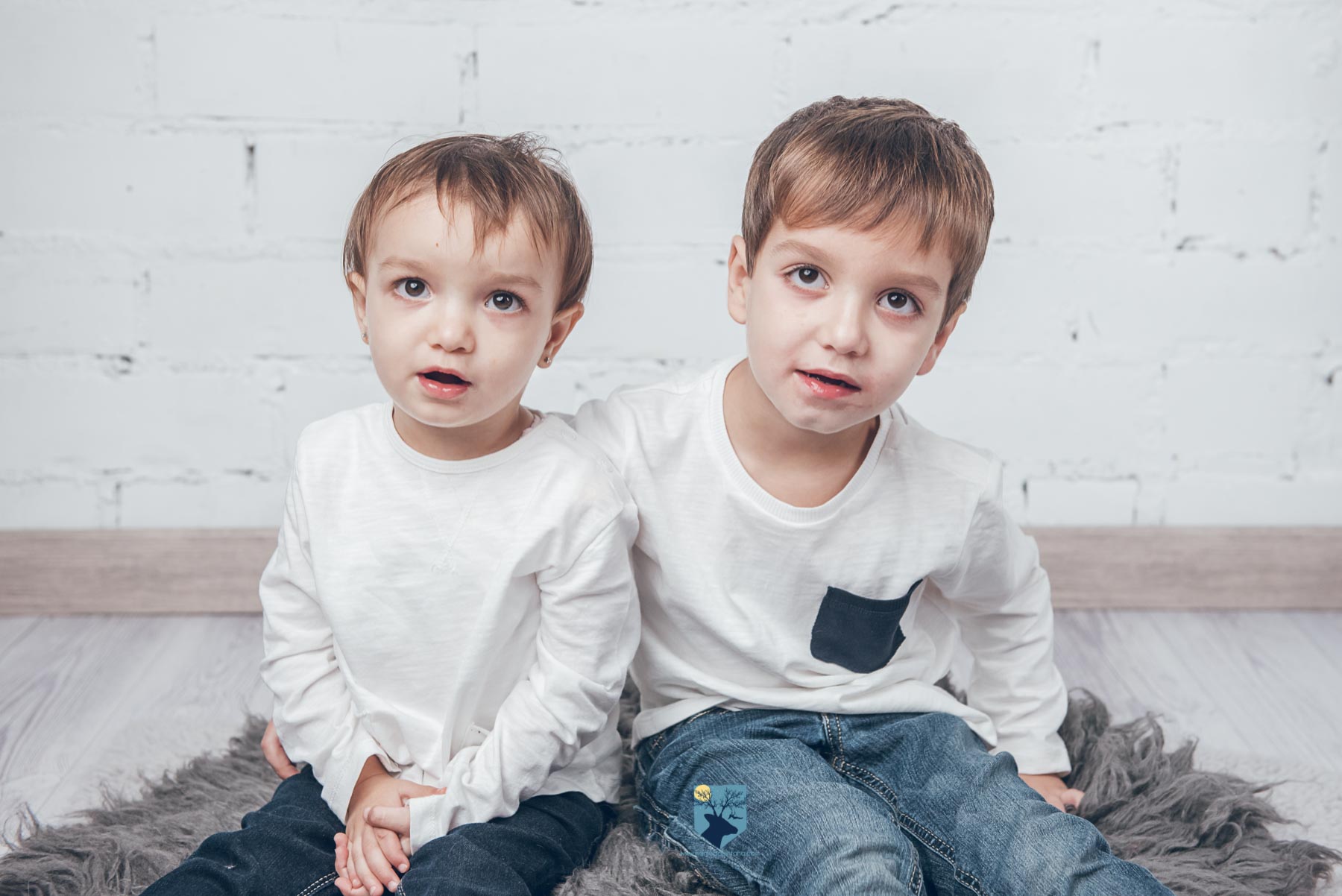 sesiones, fotografo, fotografia, fotos, girona, figueres, emporda, monica quintana, bebes, niños, familia, retrato, estudio, hermano, primos