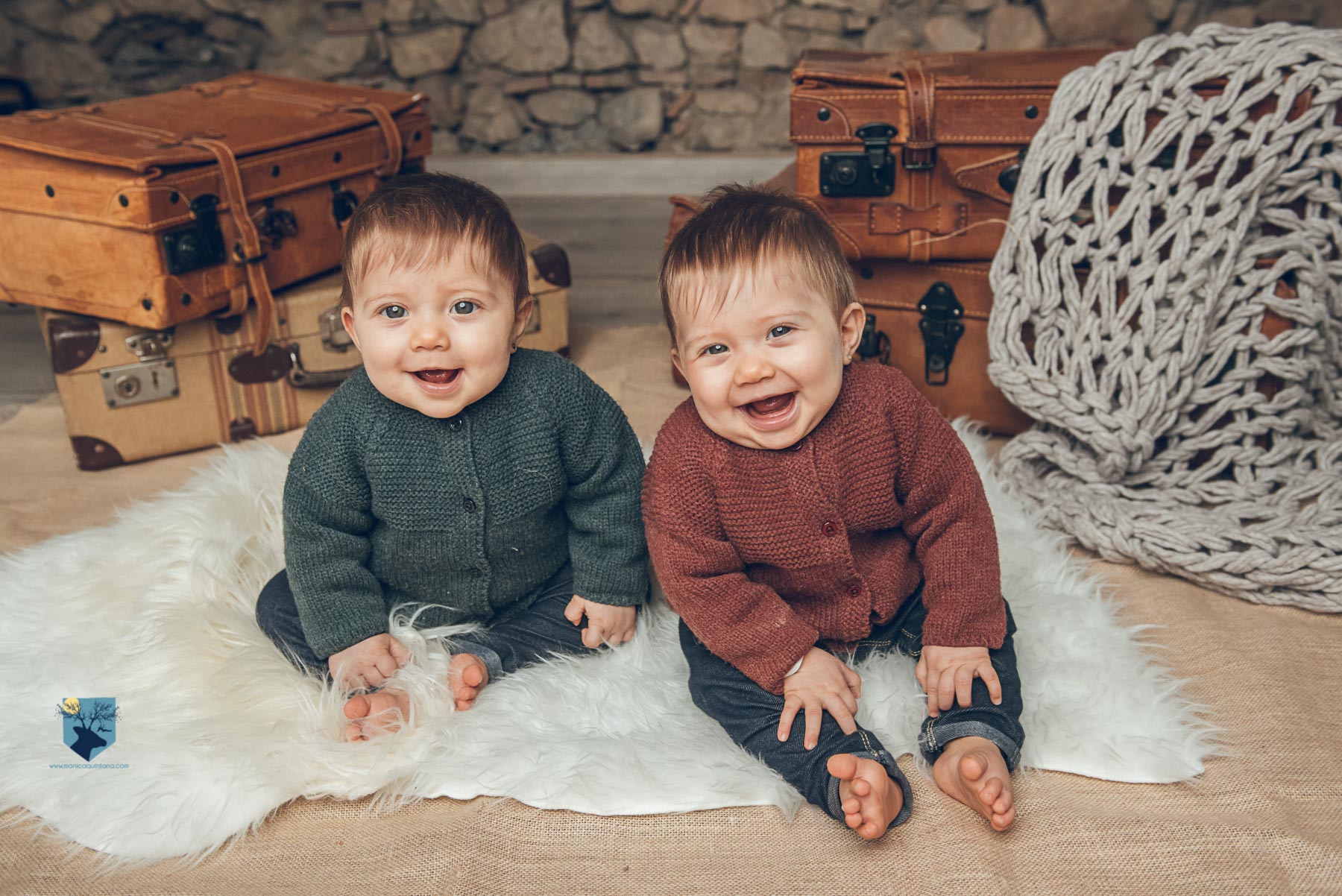 sesiones, fotografo, fotografia, fotos, girona, figueres, emporda, monica quintana, bebes, niños, familia, retrato, estudio, hermano, primos