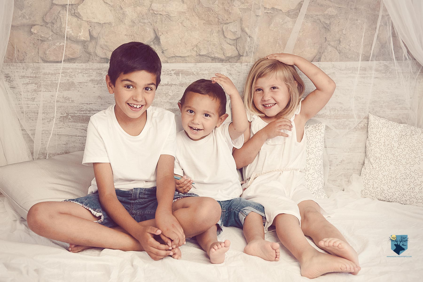 vestuario para sesiones de fotos familiar niñas niños bebe recien nacido embarazada figueres girona emporda olot roses banyoles costa brava 3